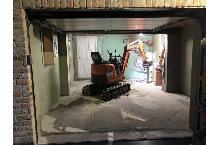 Vernieuwing garagevloer in gepolierd beton