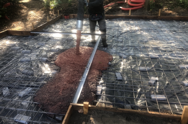 Rode gepolierde betonvloer 24