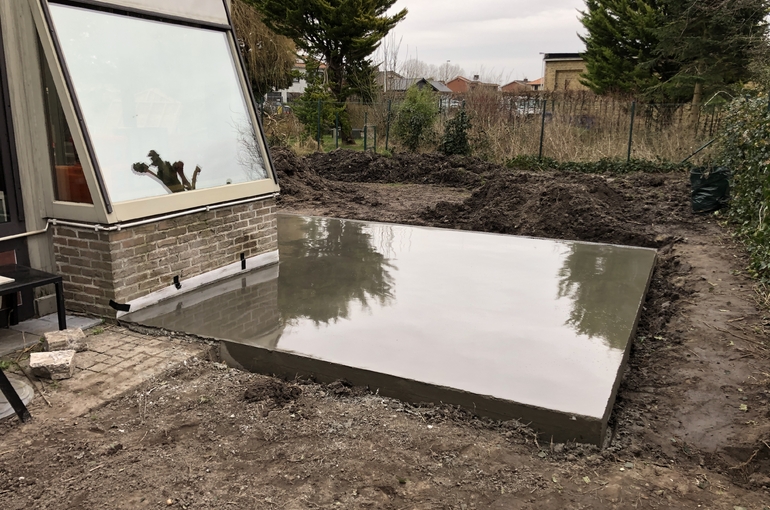 Terras en oprit in gepolierd beton 10