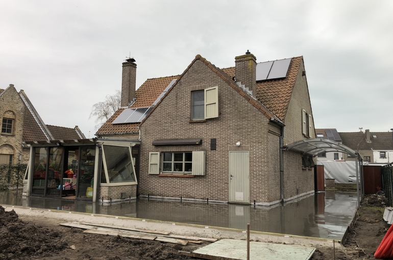 Terras en oprit in gepolierd beton 12